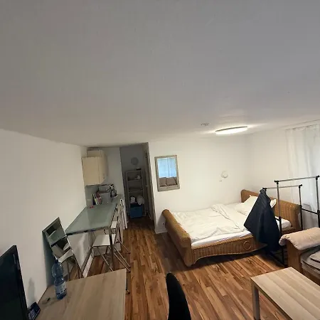 Kleine Ruhige Im Nebenhaus * Bonn